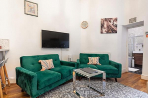 DELUXE AirConditioned Two Bed Apt in Covent Garden